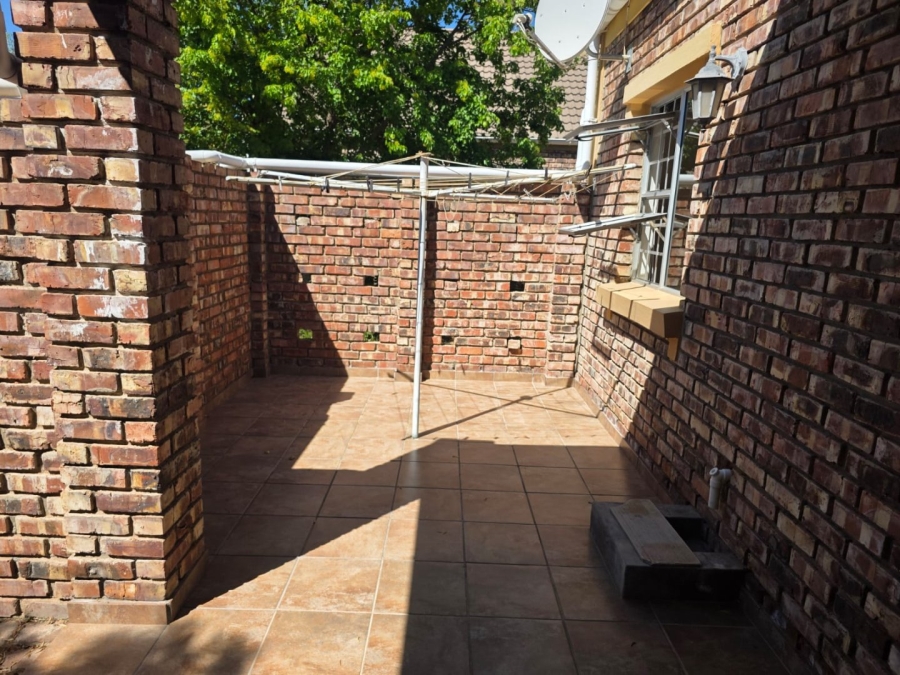  Bedroom Property for Sale in West Bank Western Cape